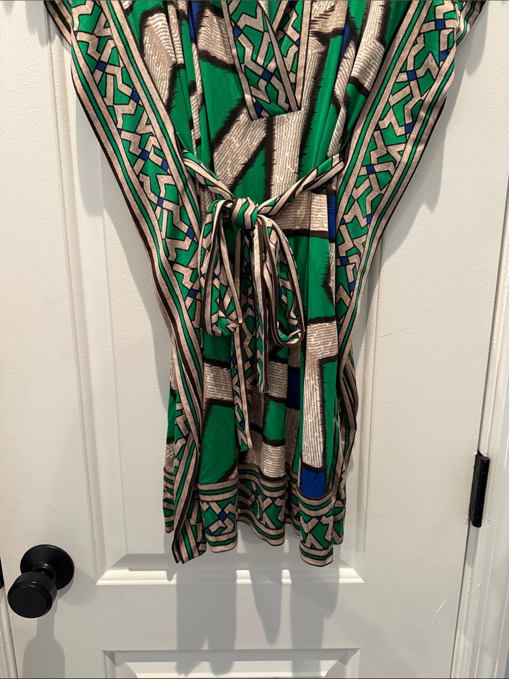 Diane Von Furstenberg sz 4 preowned dress - Picture 4 of 5